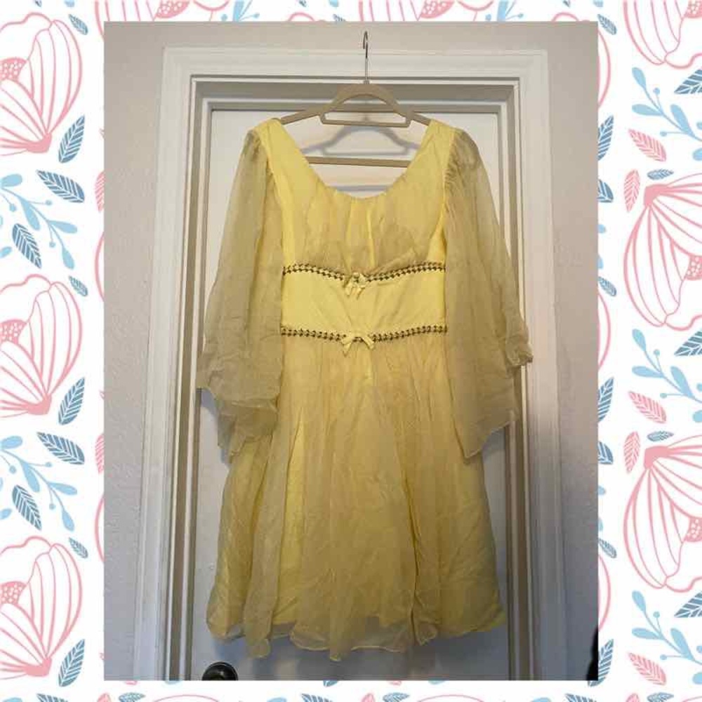 Vintage yellow 1970’s babydoll dress
